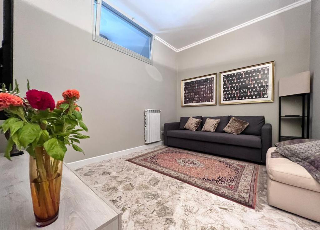 Visconti 90 Apartment Бари Екстериор снимка